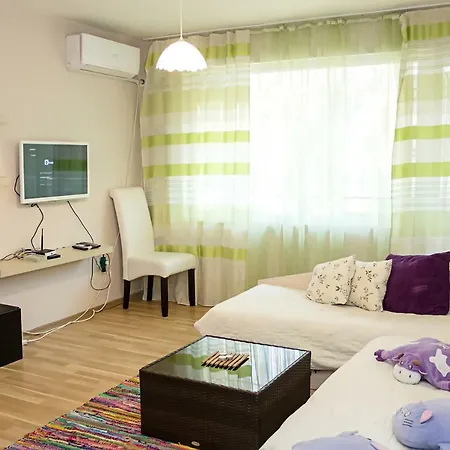 Bright & Central 1-Bd Apt. With Terrace In Varna דירה
